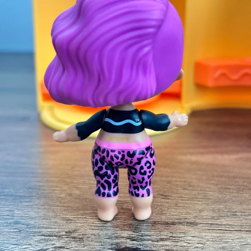 LOL Surprise Loves Crayola Crayon Razzle Dazzle Toy Doll & Yellow Crayon Playset